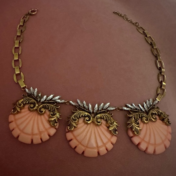 VINTAGE COLLECTIBLE STATEMENT NECKLACE - Picture 4 of 4